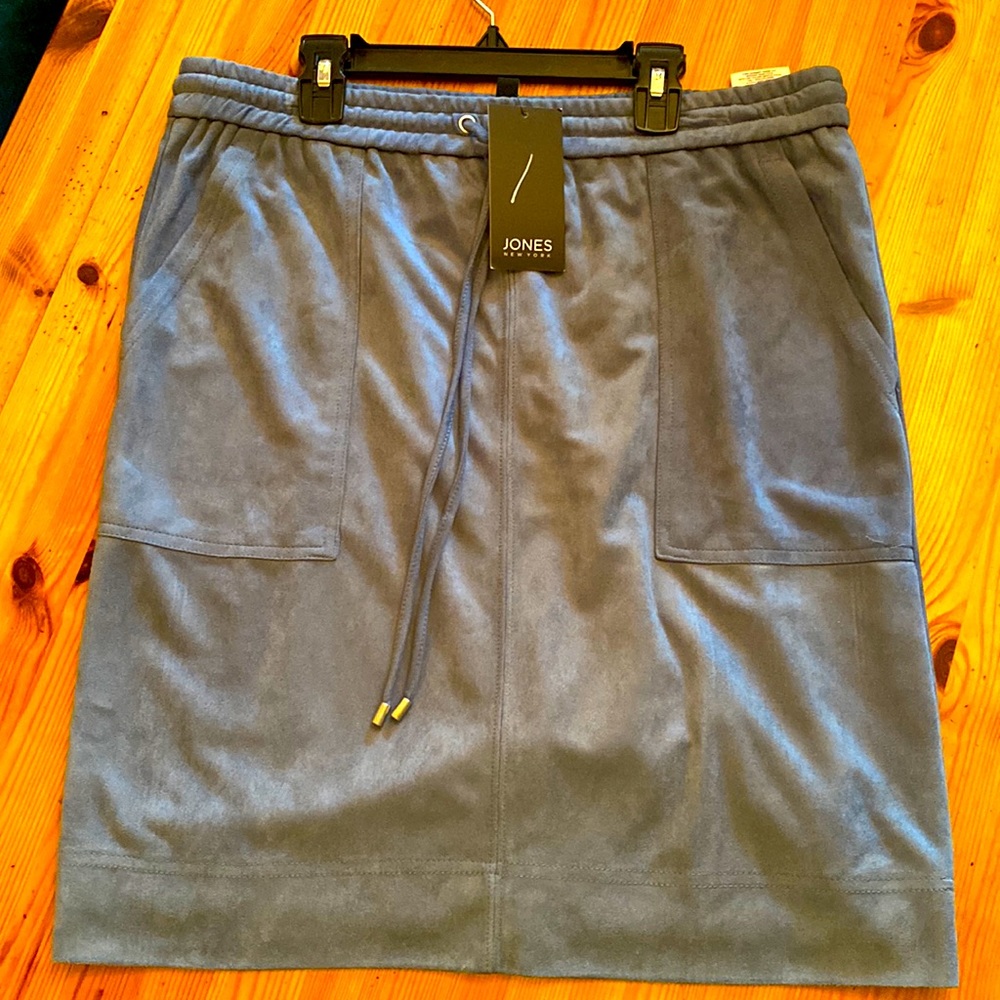 NWT Jones New York Suede-Like Skirt